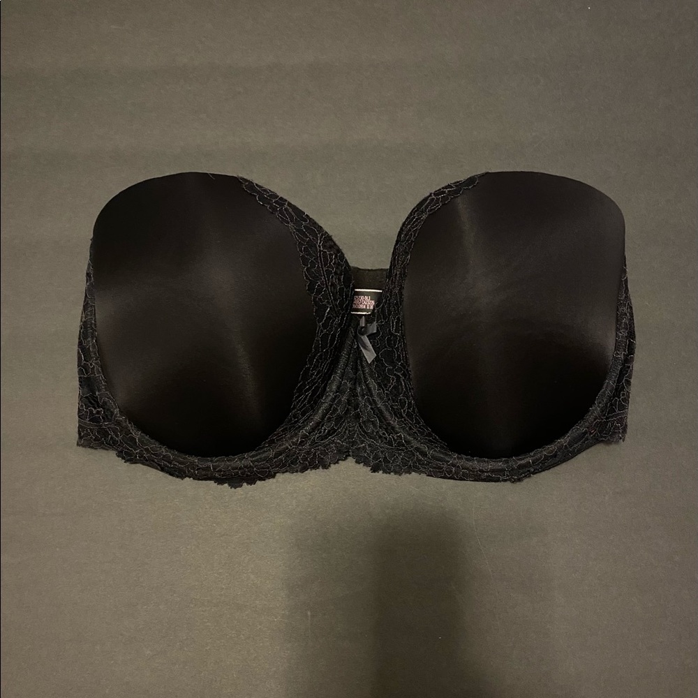 Victoria’s Secret strapless bra
